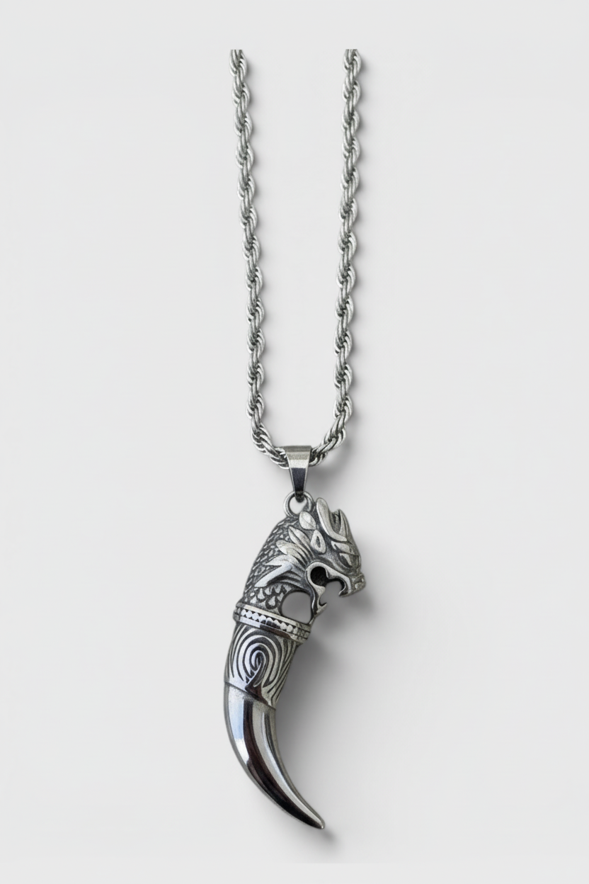 Collar Vikingo de Acero con Cabeza de Lobo y Colmillo