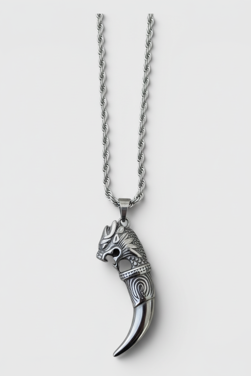 Collar Vikingo de Acero con Cabeza de Lobo y Colmillo