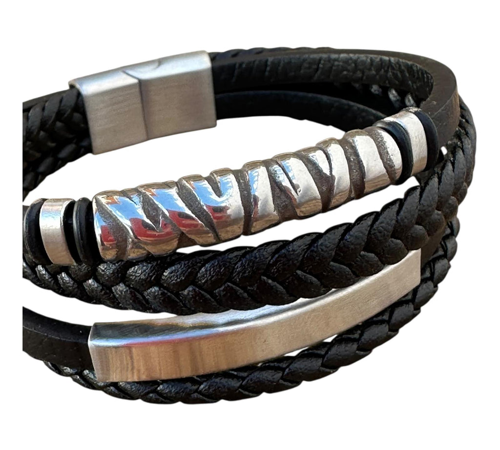 Pulsera de Piel y Acero – Diseño Moderno