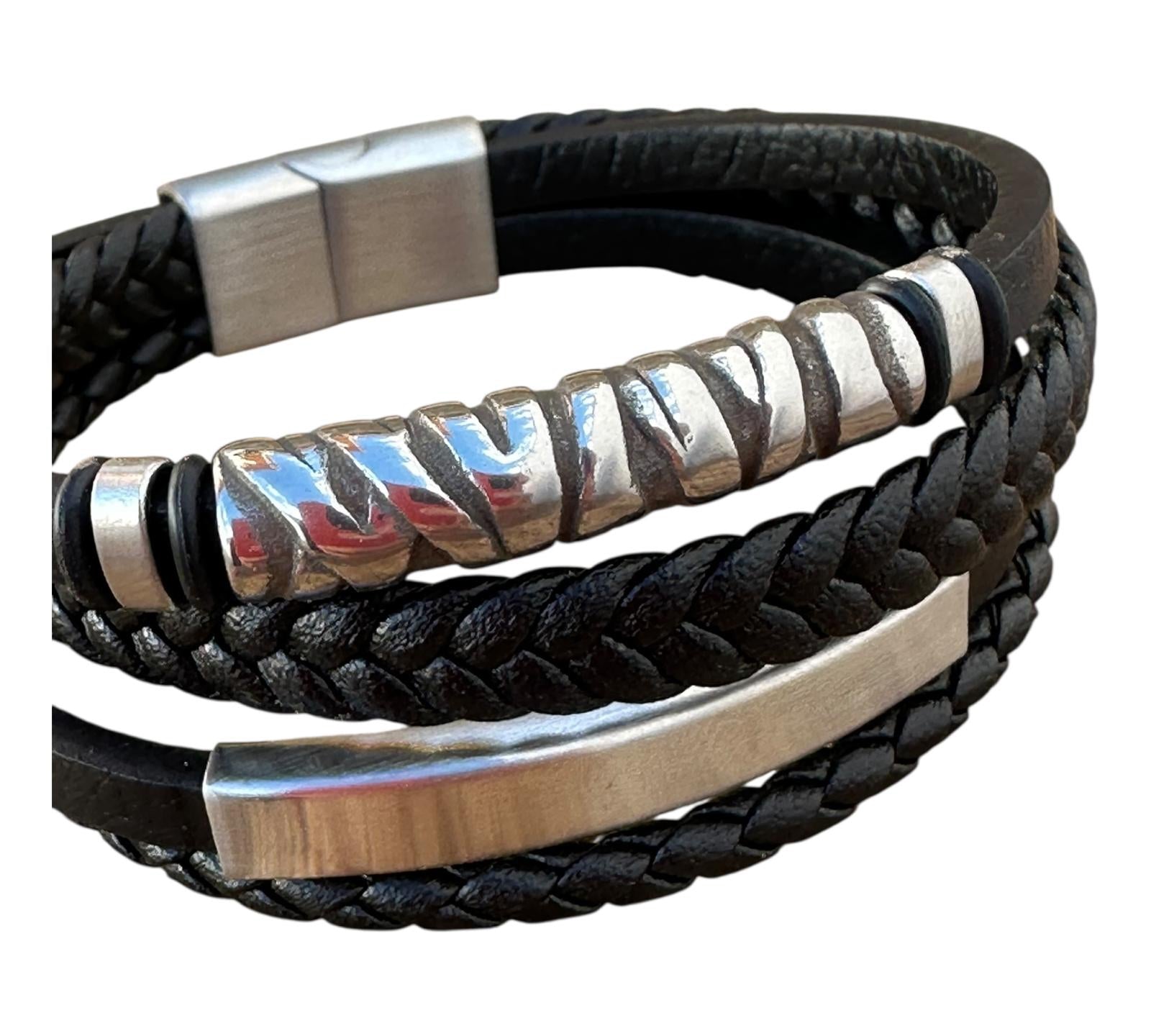 Pulsera de Piel y Acero – Diseño Moderno