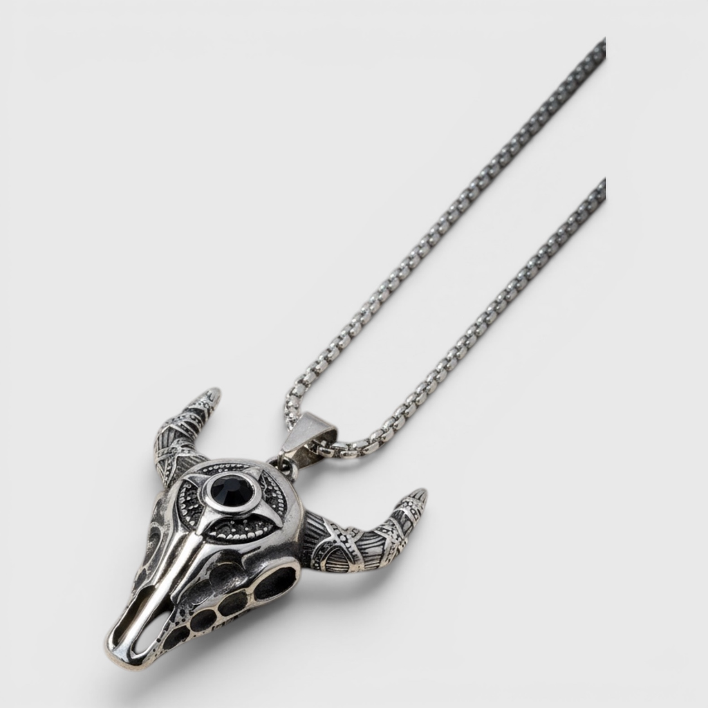 Collar Vikingo de Acero con Cabeza de Búfalo y Piedra Central