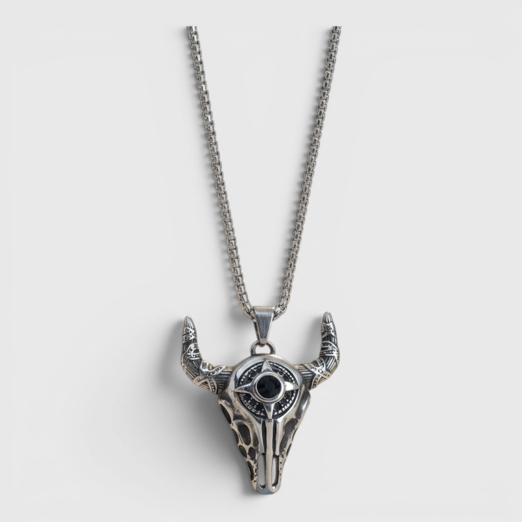 Collar Vikingo de Acero con Cabeza de Búfalo y Piedra Central