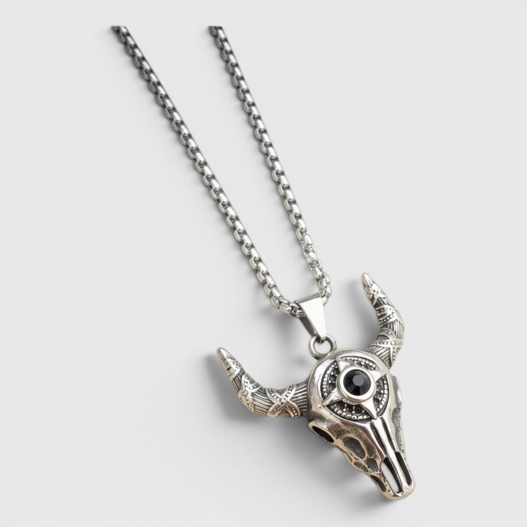 Collar Vikingo de Acero con Cabeza de Búfalo y Piedra Central