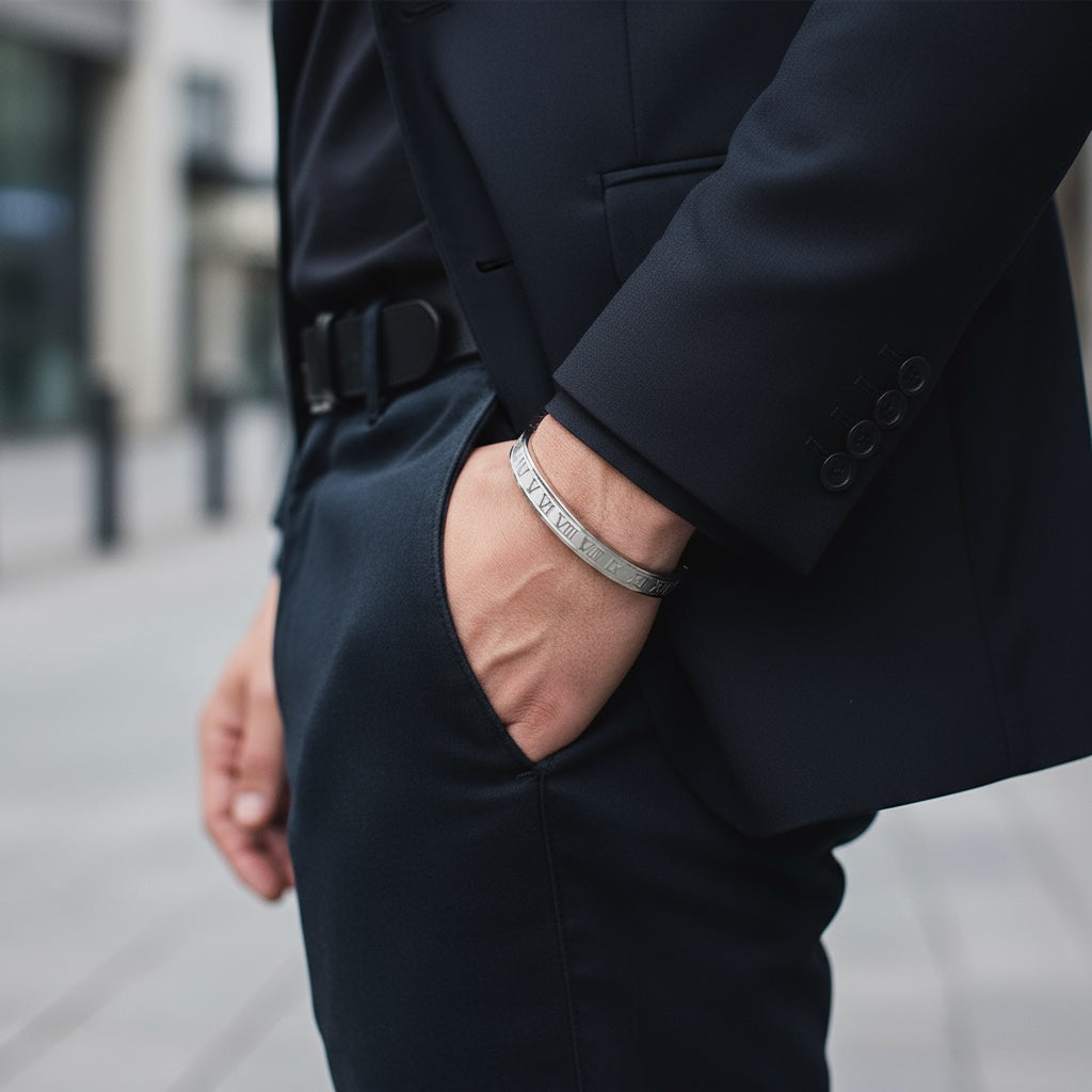 Pulsera de Acero Titanio con Diseño de Números Romanos Plateada