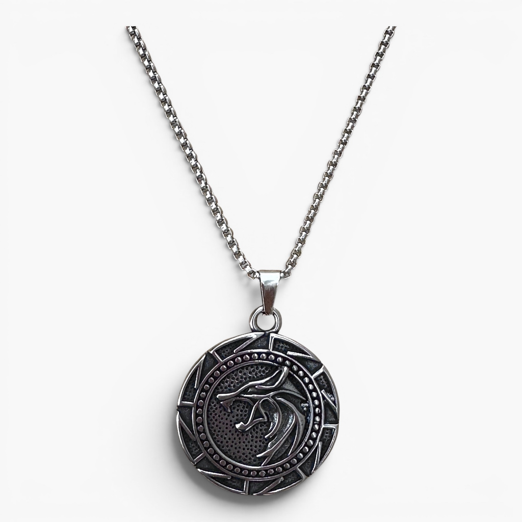 Collar Vikingo de Acero – Símbolo del Lobo Nórdico