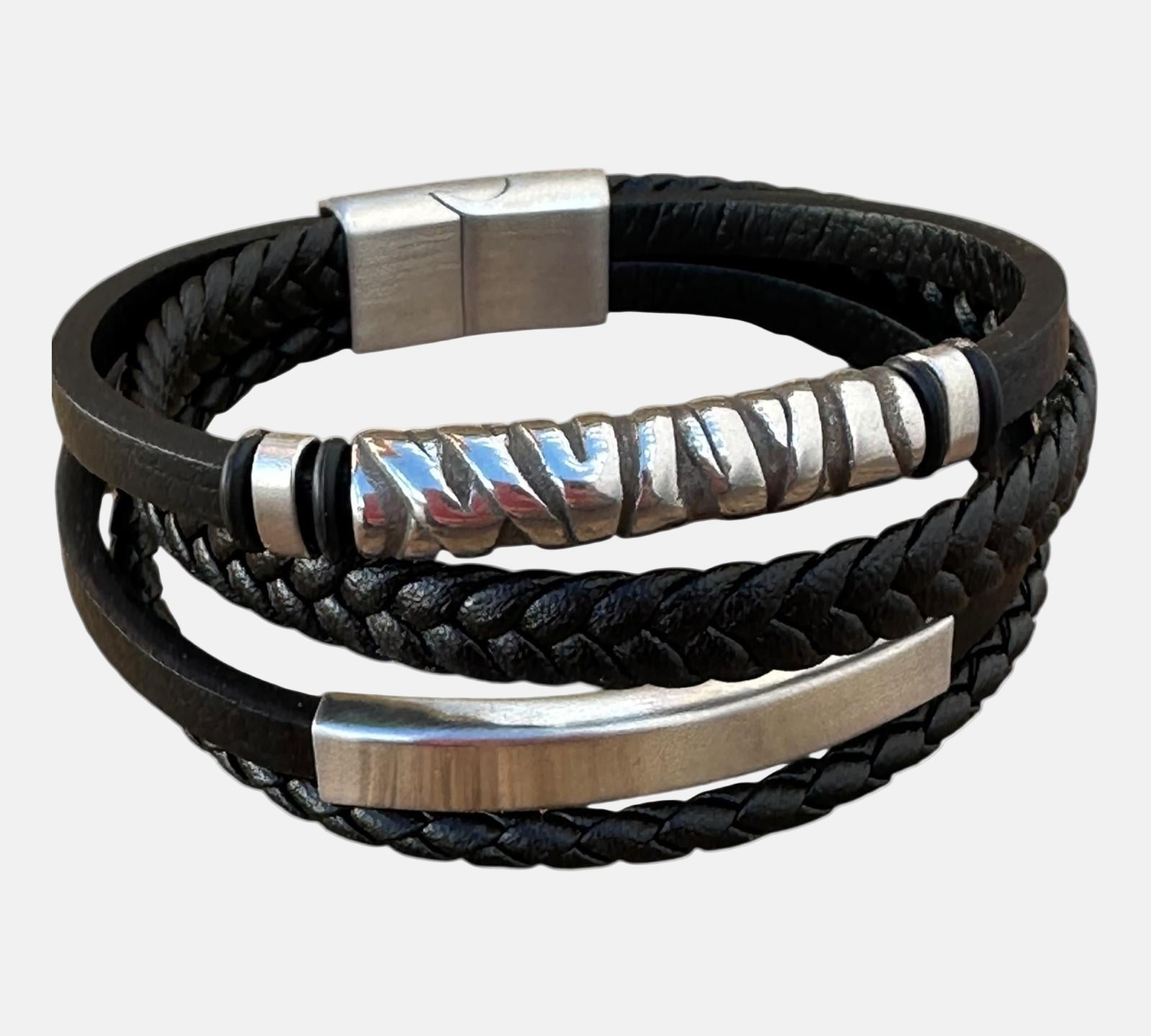 Pulsera de Piel y Acero – Diseño Moderno