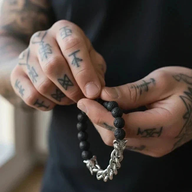 Pulsera Vikinga de Piedra Volcánica y Acero – Espíritu del Lobo