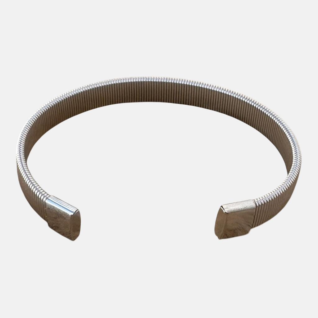 Pulsera de acero inoxidable: elegancia que perdura