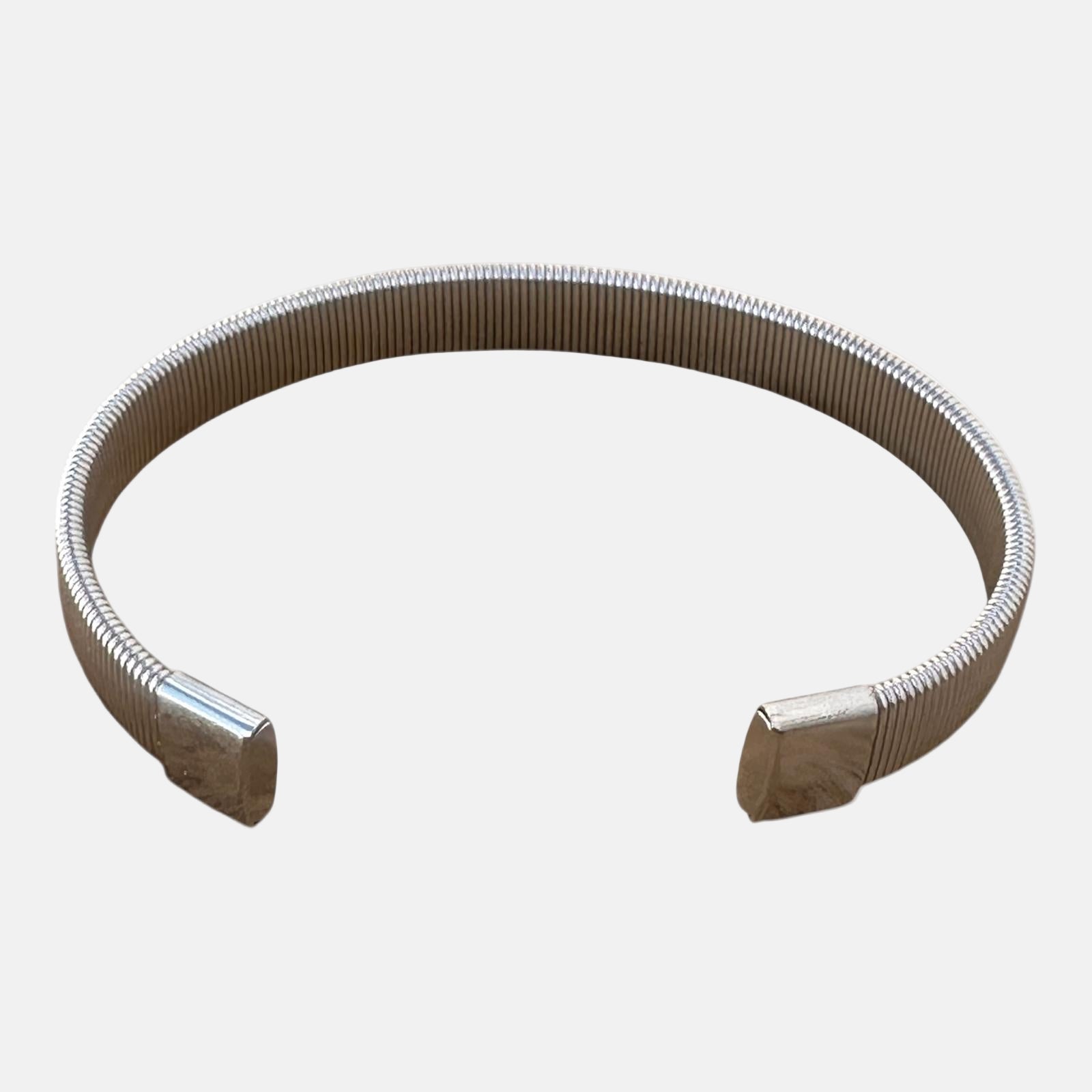 Pulsera de acero inoxidable: elegancia que perdura