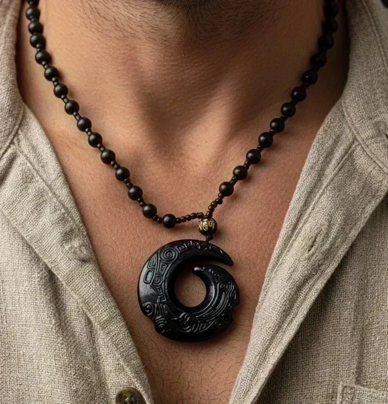 Collar de Obsidiana Maorí – Amuleto Artesanal de Buena Suerte y Protección