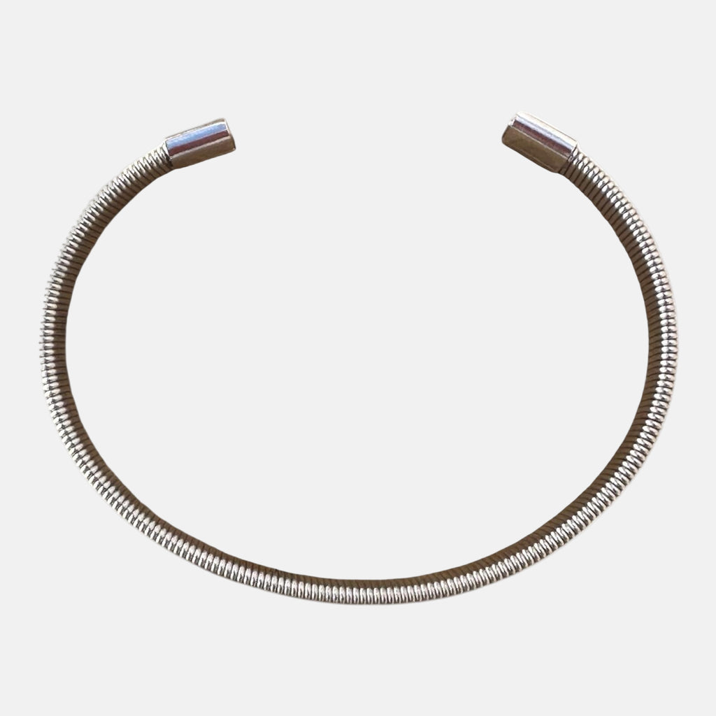 Pulsera de acero inoxidable: elegancia que perdura