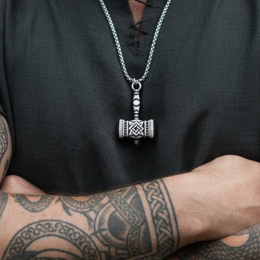 Collar Vikingo Martillo de Thor Mjölnir de Acero | Colgante Nórdico