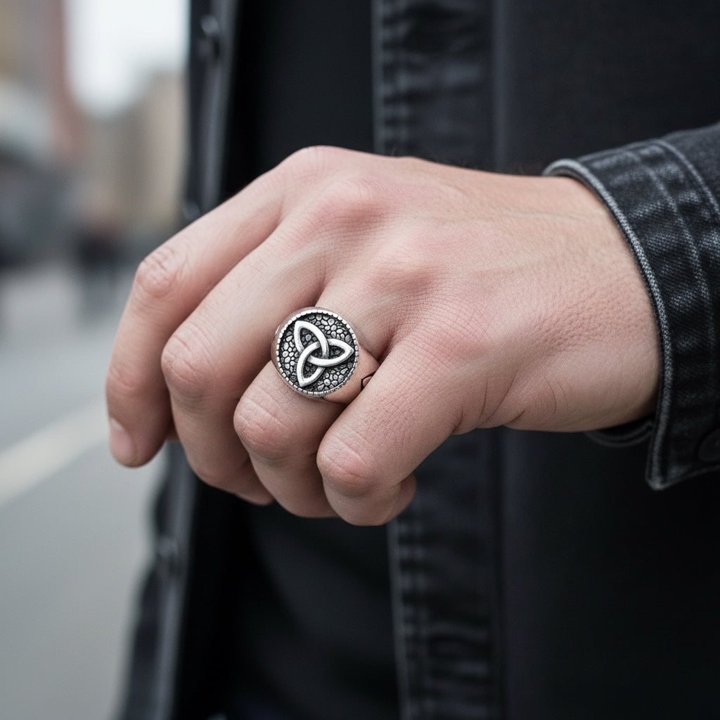 Anillo Vikingo de Acero de Titanio con Valknut