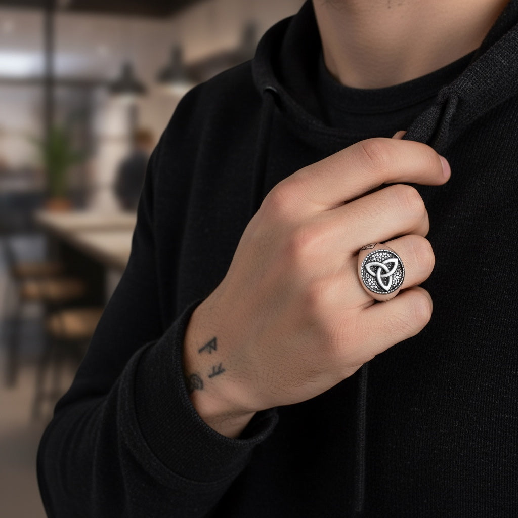 Anillo Vikingo de Acero de Titanio con Valknut