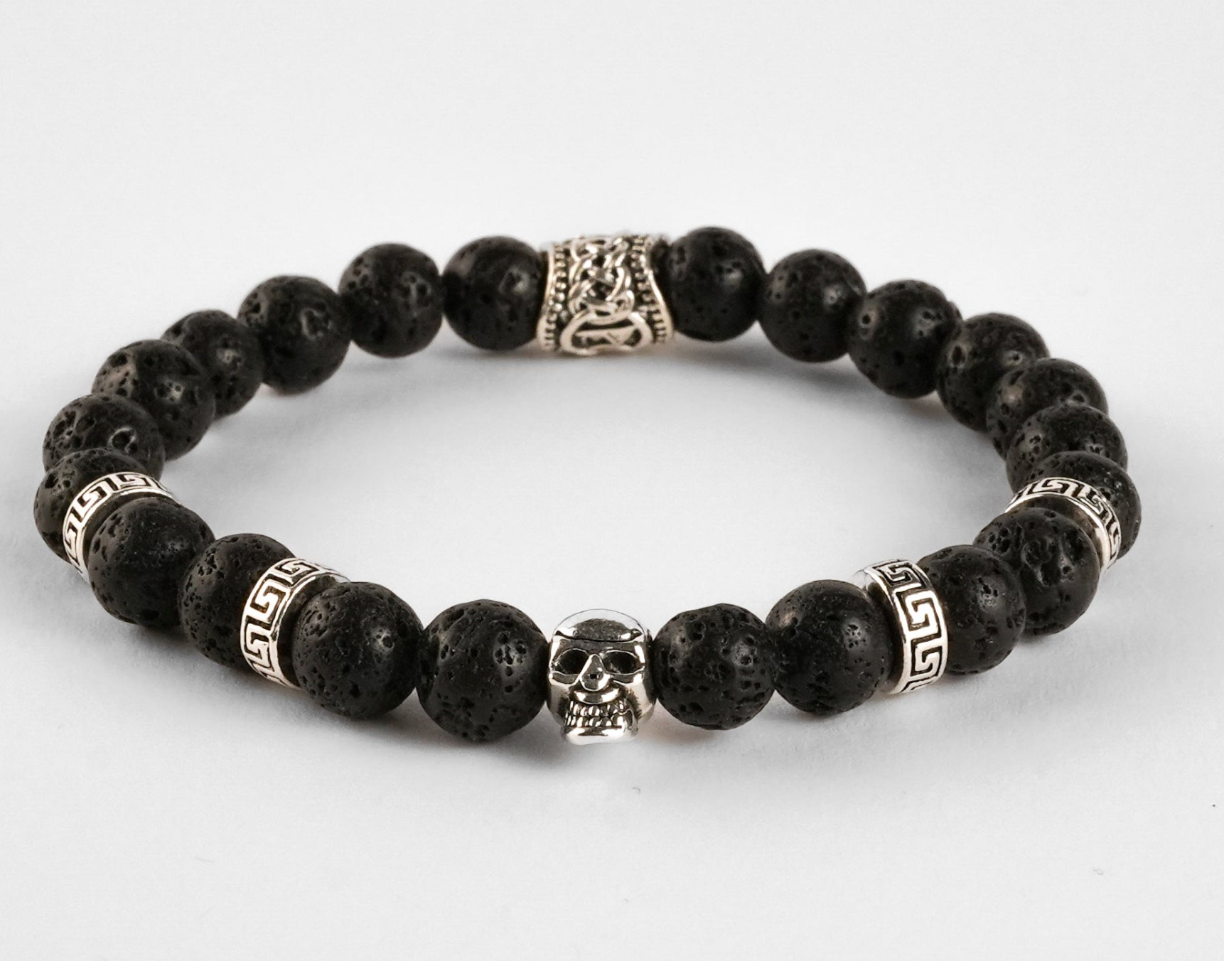 Pulsera de Lava Volcánica Blanca con Calavera – Energía y Estilo en Cada Detalle