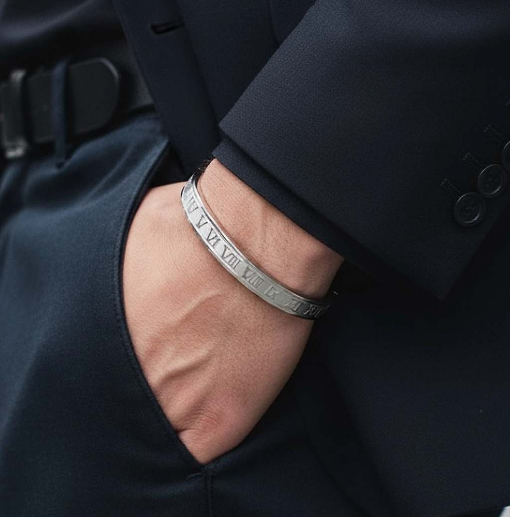 Pulsera de Acero Titanio con Diseño de Números Romanos Plateada