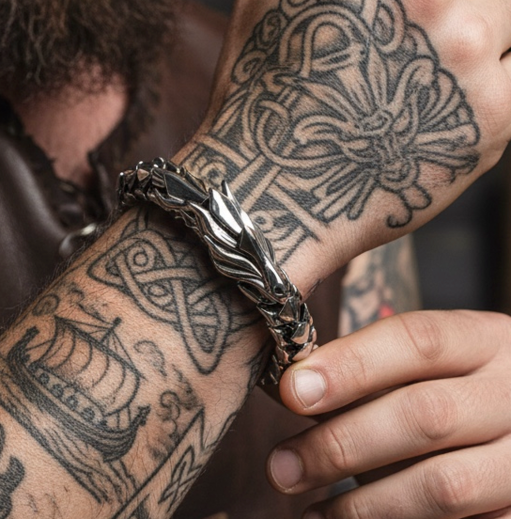 Pulsera de Acero Inspirada en la Cultura Vikinga