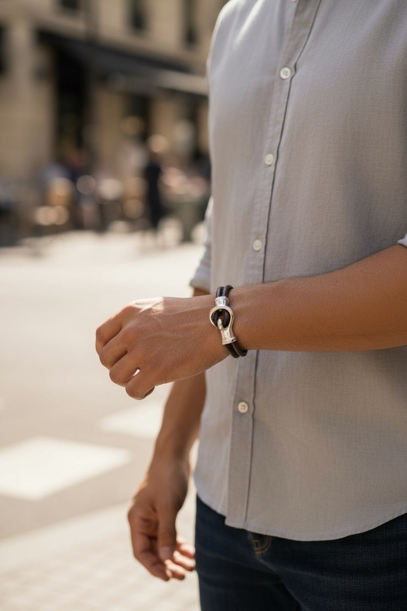 Pulsera de Piel y Acero Inoxidable – Estilo Moderno y Elegante para Hombre