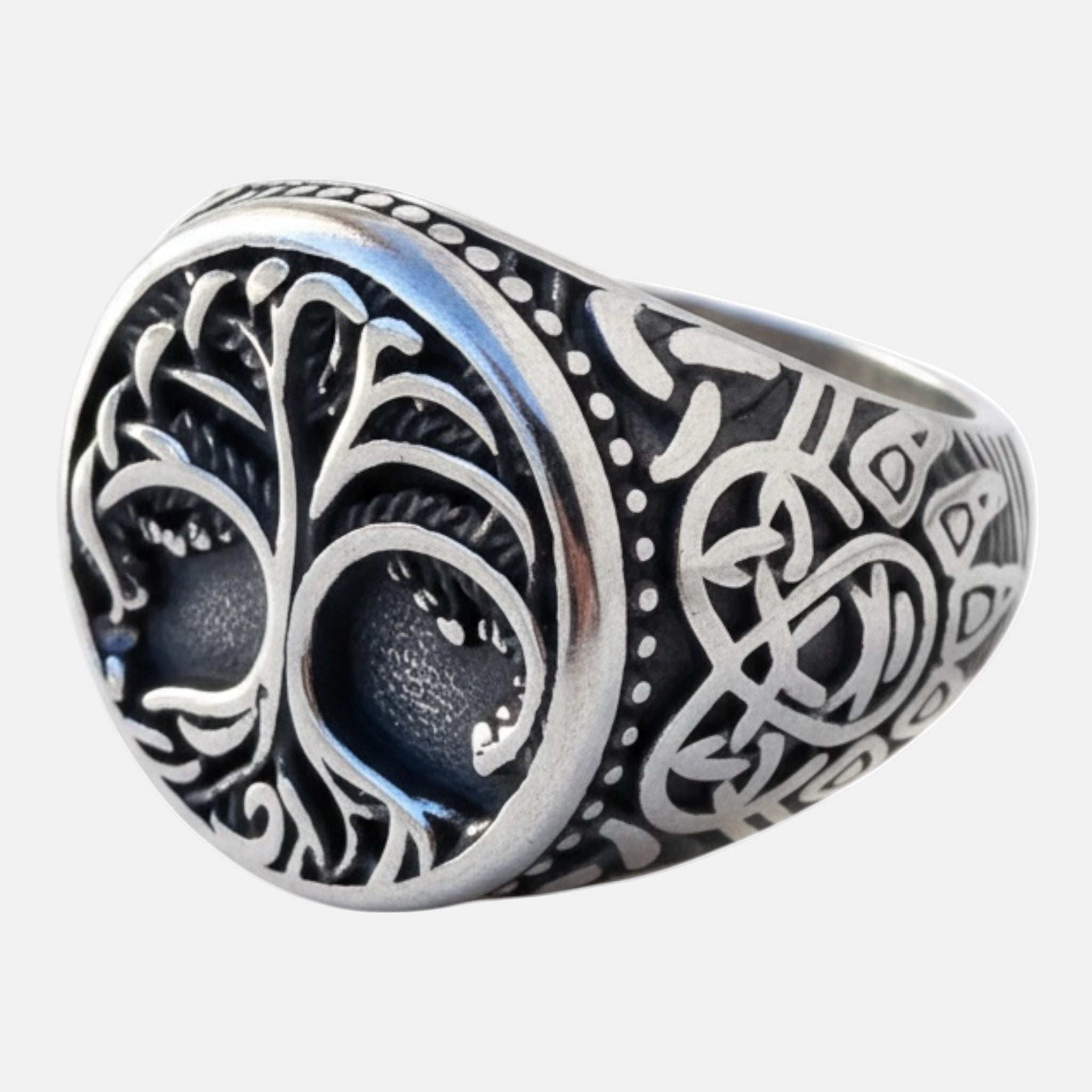Anillo de Acero Vikingos – Árbol de la Vida y Grabados Tribales