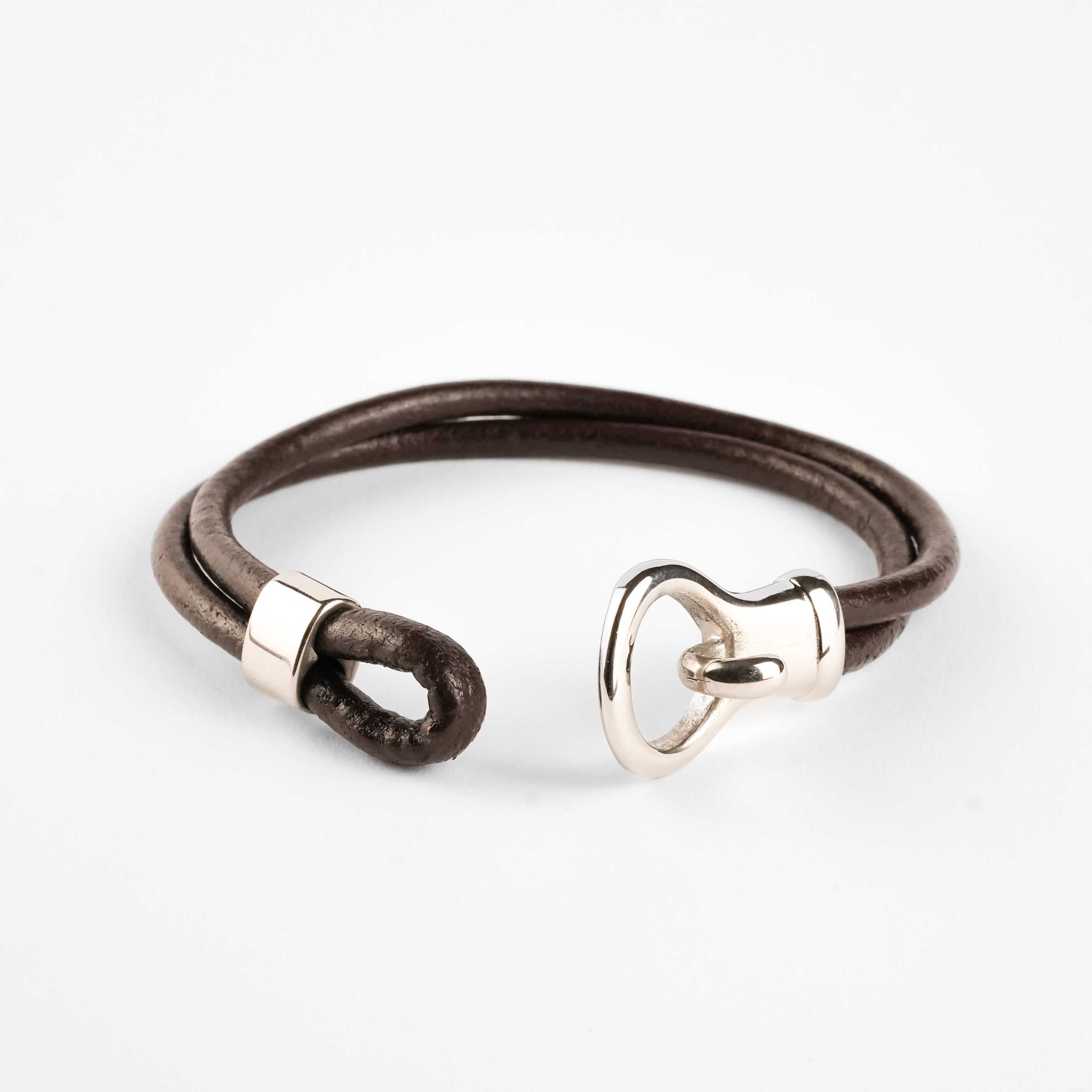 Pulsera de Piel y Acero Inoxidable – Estilo Moderno y Elegante para Hombre