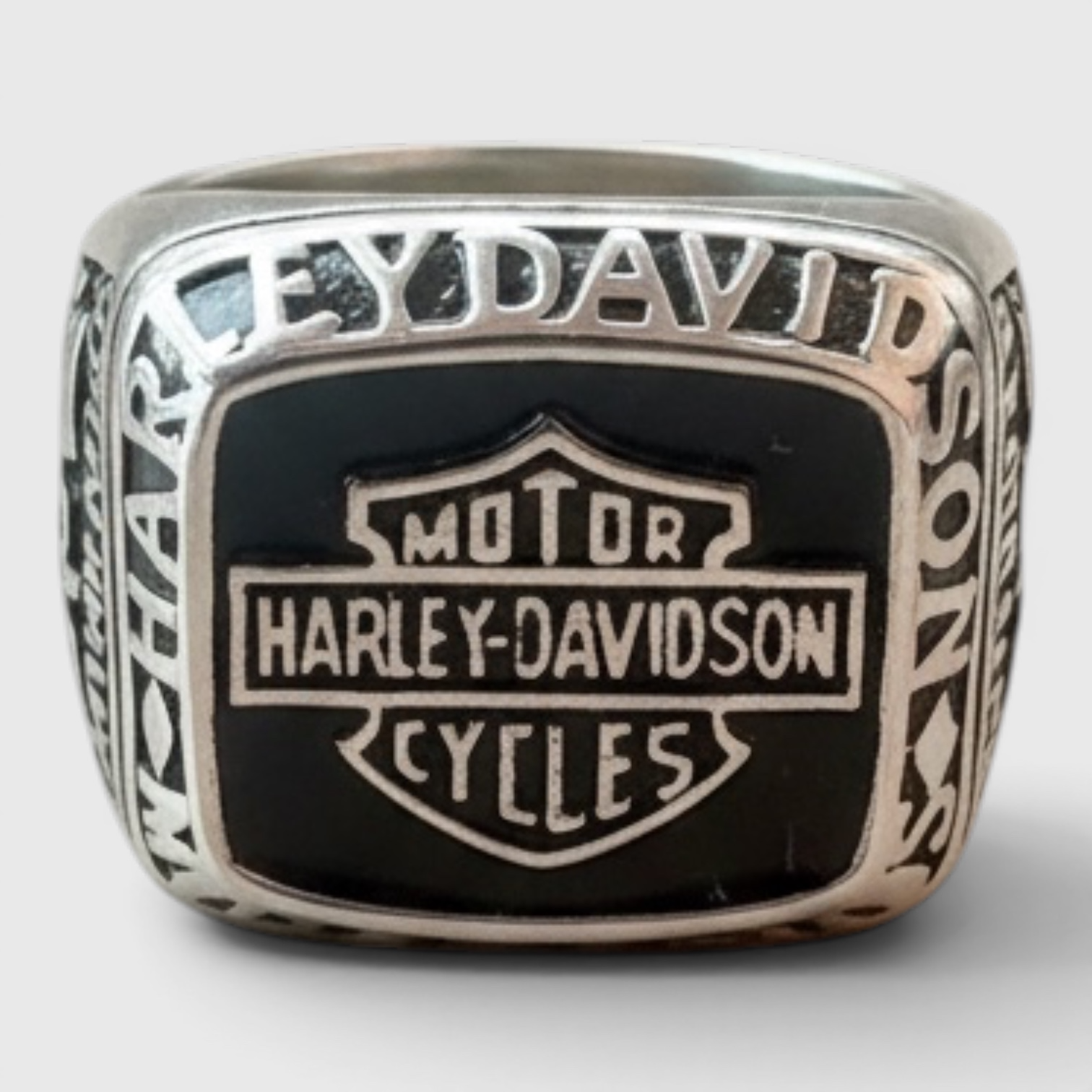 Anillo Motero de Acero – Espíritu Libre al Estilo Harley Davidson