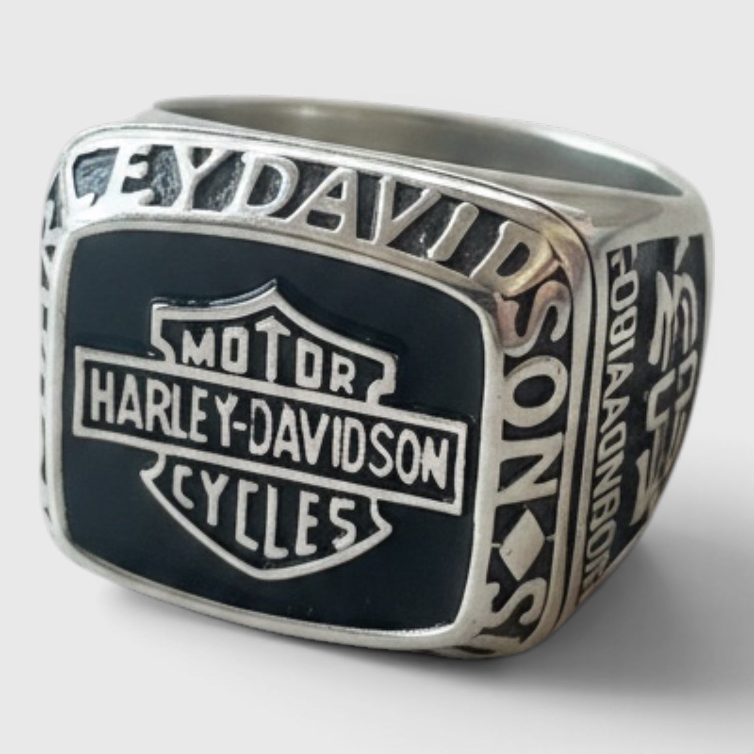 Anillo Motero de Acero – Espíritu Libre al Estilo Harley Davidson