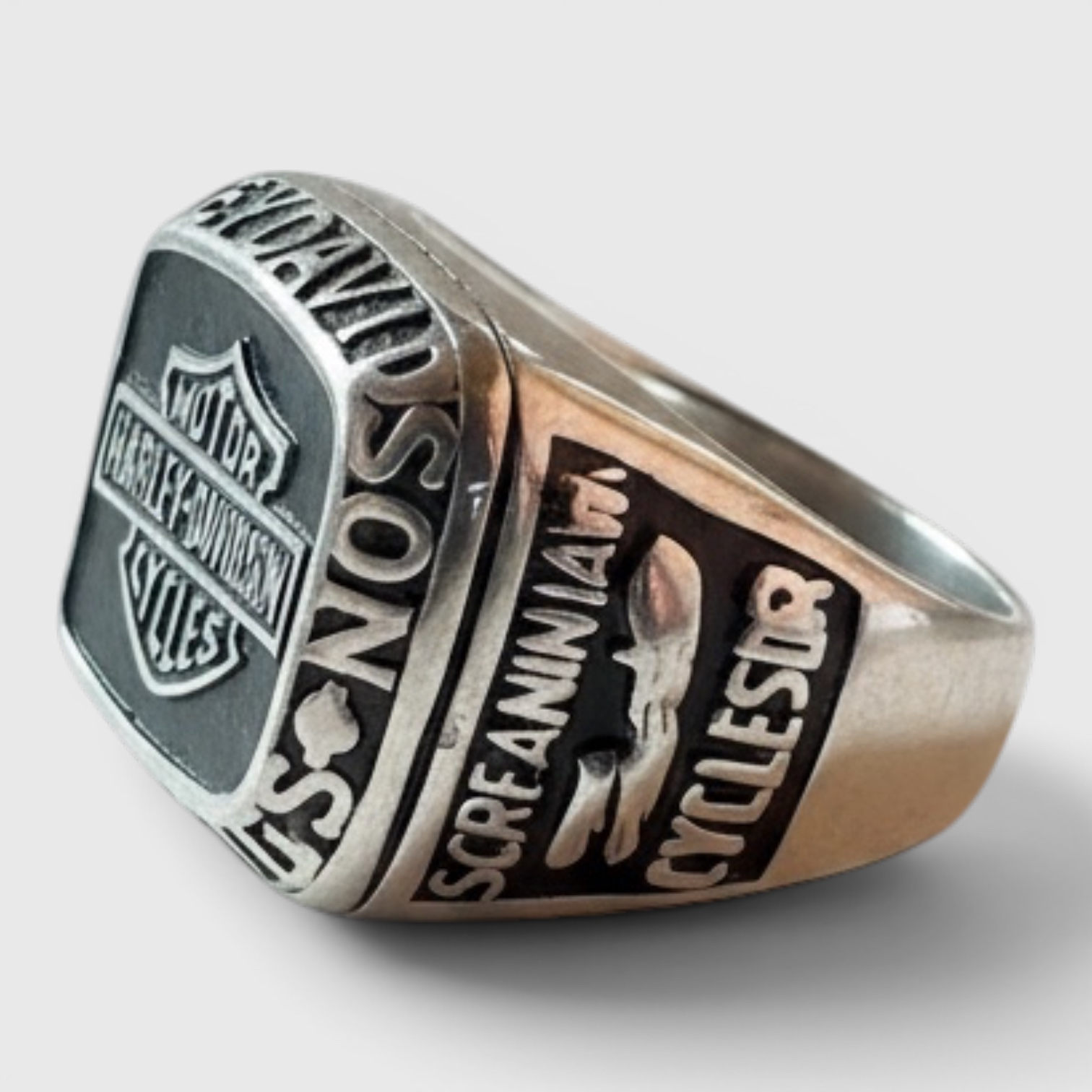 Anillo Motero de Acero – Espíritu Libre al Estilo Harley Davidson